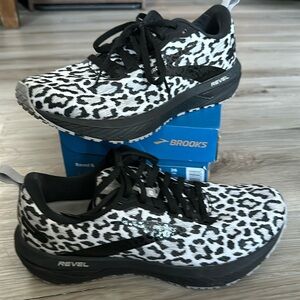 Women’s Revel 6 Brooks